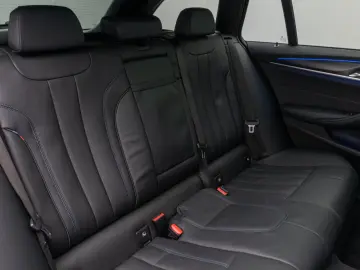 BMW 530d xD M Sport Panorama Kamera HUD HiFi Komfort