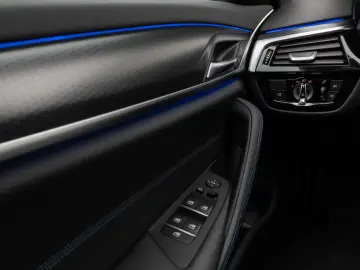 BMW 530d xD M Sport Panorama Kamera HUD HiFi Komfort
