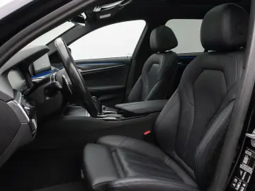BMW 530d xD M Sport Panorama Kamera HUD HiFi Komfort