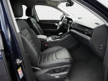 VW Touareg 3.0 TDI Leder LED Luftfederung AHK ACC