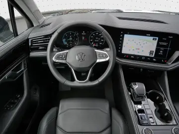 VW Touareg 3.0 TDI Leder LED Luftfederung AHK ACC