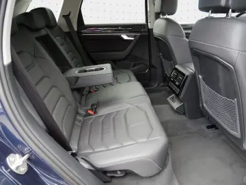 VW Touareg 3.0 TDI Leder LED Luftfederung AHK ACC