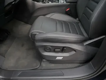VW Touareg 3.0 TDI Leder LED Luftfederung AHK ACC