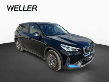 BMW iX1 xDrive30 LivePlus SpoSi SHZ RFK AdapMFwk LED