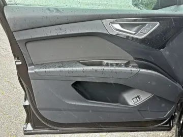 AUDI Q4 e-tron 40 NAVI  KAMERA PARKASSIST PRIVACY ACC
