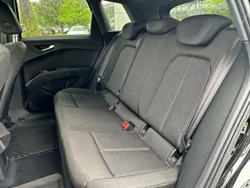 AUDI Q4 e-tron 40 NAVI  KAMERA PARKASSIST PRIVACY ACC