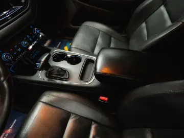 DODGE Durango 3.6 V6 GT 4x4 SRT-Style Night Modell 22
