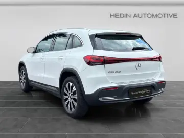 MERCEDES-BENZ EQA 250 PROGRESSIVE LED AMBI TEMP PANO KAM AHK