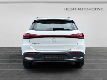 MERCEDES-BENZ EQA 250 PROGRESSIVE LED AMBI TEMP PANO KAM AHK