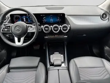 MERCEDES-BENZ EQA 250 PROGRESSIVE LED AMBI TEMP PANO KAM AHK
