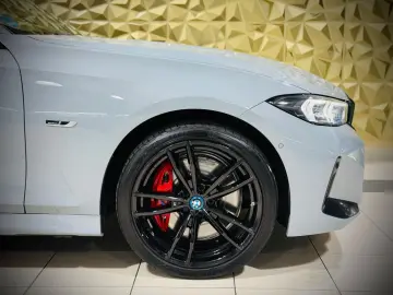 BMW 330e Touring M-SPORTPAKET PANORAMA LASER HARMAN