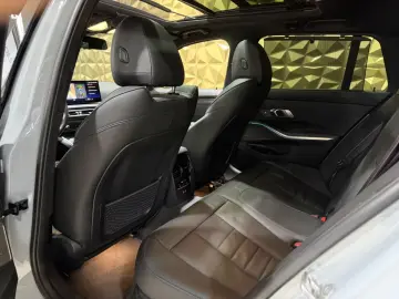BMW 330e Touring M-SPORTPAKET PANORAMA LASER HARMAN