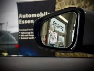 BMW 330e Touring M-SPORTPAKET PANORAMA LASER HARMAN