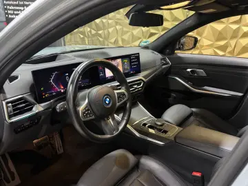 BMW 330e Touring M-SPORTPAKET PANORAMA LASER HARMAN