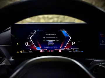 BMW 330e Touring M-SPORTPAKET PANORAMA LASER HARMAN