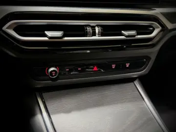 BMW 330e Touring M-SPORTPAKET PANORAMA LASER HARMAN