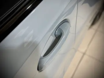 BMW 330e Touring M-SPORTPAKET PANORAMA LASER HARMAN
