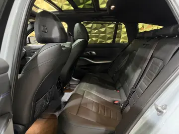 BMW 330e Touring M-SPORTPAKET PANORAMA LASER HARMAN