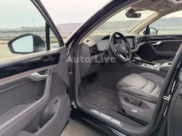 VW Touareg 3.0 TDI Atmosphere PAN MATR LUFT 360 VOL