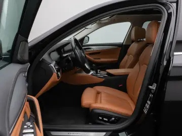 BMW 520d xD LuxuryLine Panorama Laser TV HUD DAB H K