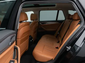 BMW 520d xD LuxuryLine Panorama Laser TV HUD DAB H K