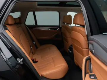 BMW 520d xD LuxuryLine Panorama Laser TV HUD DAB H K