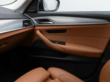BMW 520d xD LuxuryLine Panorama Laser TV HUD DAB H K