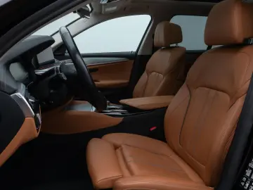 BMW 520d xD LuxuryLine Panorama Laser TV HUD DAB H K