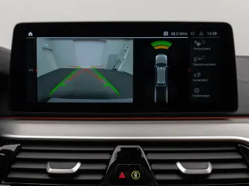 BMW 520d xD LuxuryLine Panorama Laser TV HUD DAB H K
