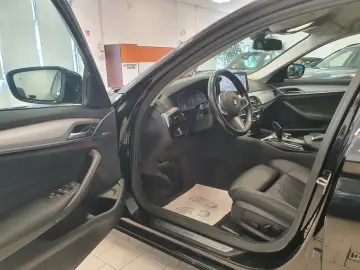 BMW 520d xDrive Aut HUD Park&Driv&FernAss SportSitze