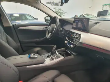 BMW 520d xDrive Aut HUD Park&Driv&FernAss SportSitze