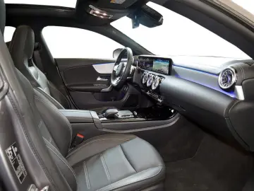 MERCEDES-BENZ CLA 250 AMG NIGHT 360 DISTR KAMERA PAN…