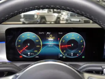 MERCEDES-BENZ CLA 250 AMG NIGHT 360 DISTR KAMERA PAN…