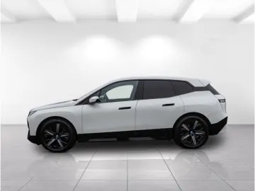 BMW iX xDrive40MSport Navi AHK HUD Leder eSitze RFK