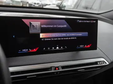 BMW iX xDrive40MSport Navi AHK HUD Leder eSitze RFK