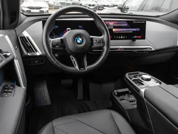 BMW iX xDrive40MSport Navi AHK HUD Leder eSitze RFK