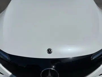 MERCEDES-BENZ EQE 300 Electric Art