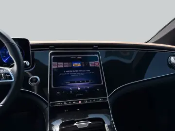 MERCEDES-BENZ EQE 300 Electric Art