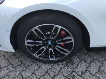BMW 520 i M-Sport PRO Sommer19'' AHK ICONI…