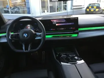 BMW 520 i M-Sport PRO Sommer19'' AHK ICONI…
