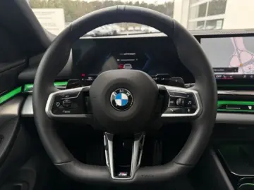 BMW 520 i M-Sport Sommer19'' PRO AHK ICONI…