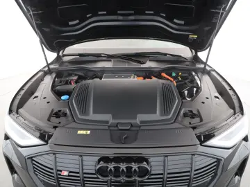 AUDI e-tron S Sportback quattro S line   AHK   PANORA