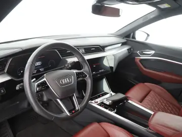 AUDI e-tron S Sportback quattro S line   AHK   PANORA