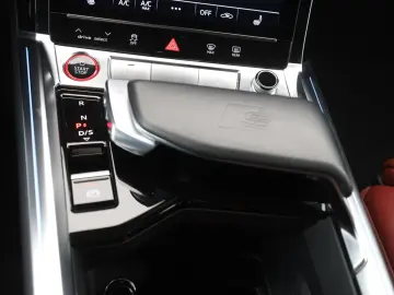 AUDI e-tron S Sportback quattro S line   AHK   PANORA