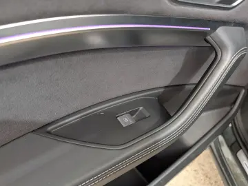 AUDI e-tron Sportback S quattro 95kWh Matrix AHK Pano