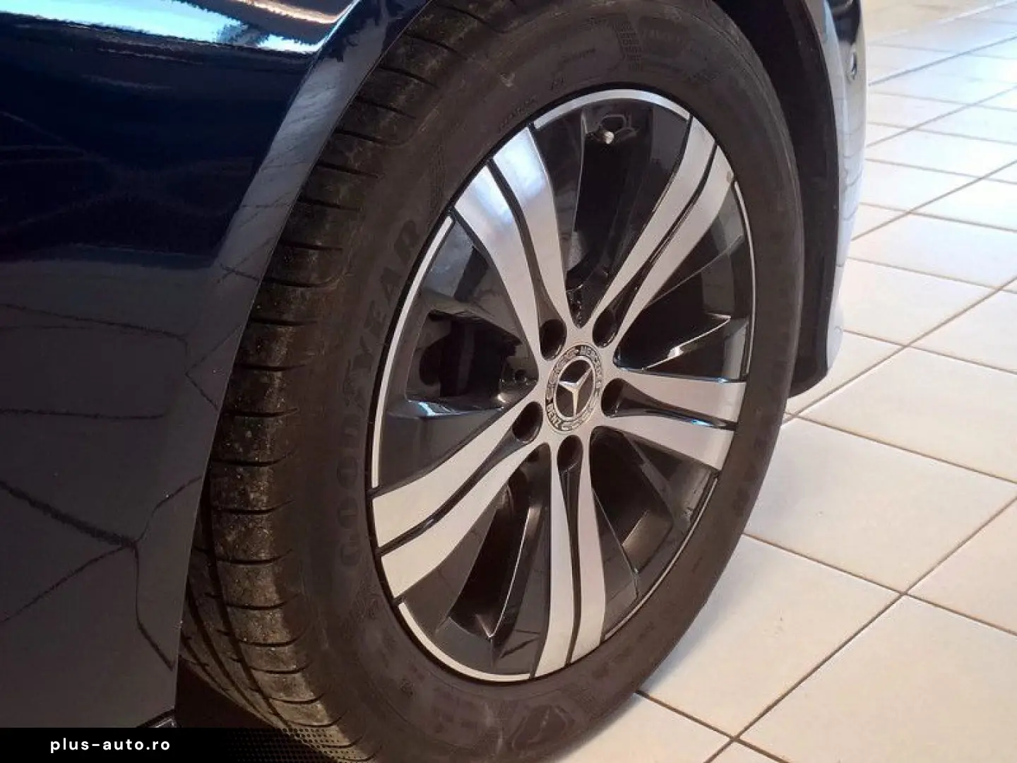 MERCEDES-BENZ C 300 d T AVANTGARDE KAMERA SPUR PDC SHZ