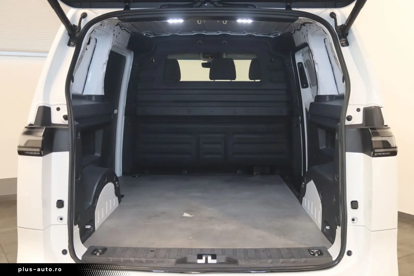 VW ID. Buzz Cargo 82 kw h-Navi-KAM-AHK-LED-SHZ-CCS-