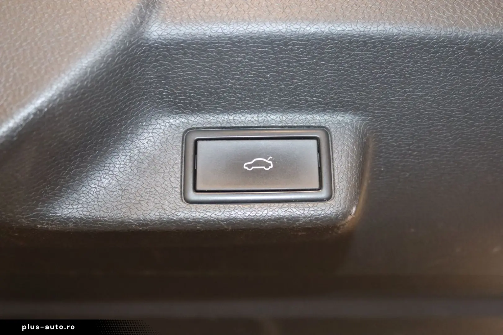 VW ID. Buzz Cargo 82 kw h-Navi-KAM-AHK-LED-SHZ-CCS-