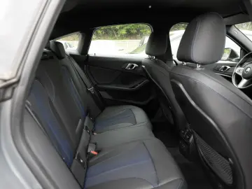 BMW M235i Gran Coupe xDrive LED NAVI SHZ PDC KLIMA