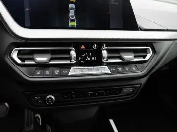 BMW M235i Gran Coupe xDrive LED NAVI SHZ PDC KLIMA